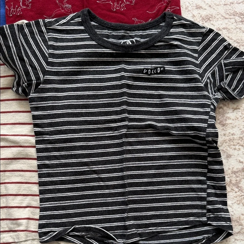 Volcom Kids Multi-Color T-Shirt and Short Lot - Picture 8 of 13